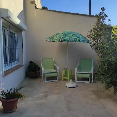 Joli Avec Cour Prive A 5 Minutes A Pied De La Apartment *